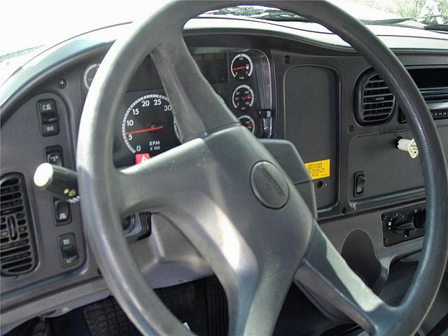 2004 FREIGHTLINER BUSINESS CLASS M2 106 Tolleson Arizona Photo #0090018H