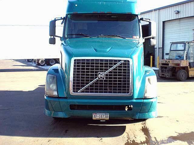 2004 VOLVO VNL64T780 Wilkes Barre Pennsylvania Photo #0090266A