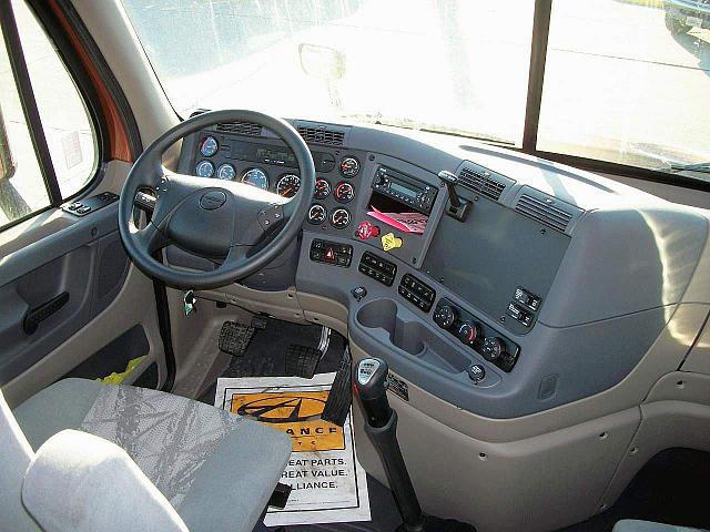 2011 FREIGHTLINER CA12564SLP - CASCADIA Salina Kansas Photo #0090358A