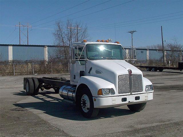 2006 KENWORTH T300 Rock Island Illinois Photo #0090473A