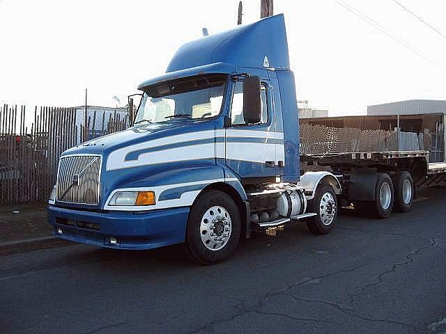 2003 VOLVO VNL64T300 WALLA WALLA Washington Photo #0090738A