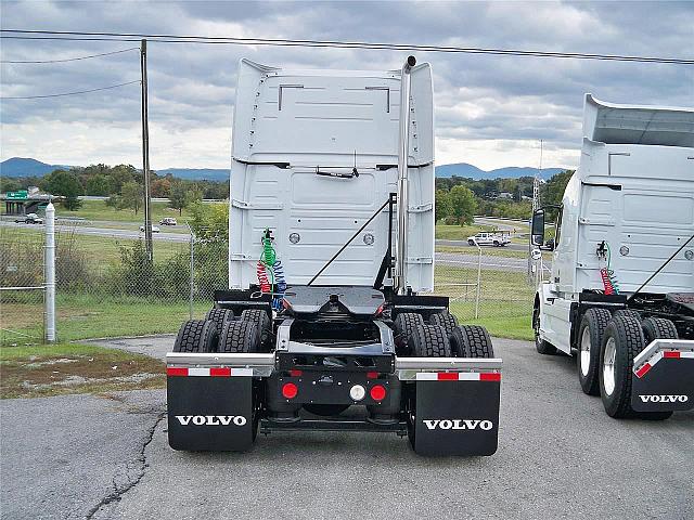 2011 VOLVO VNL64T670 Roanoke Virginia Photo #0091545A