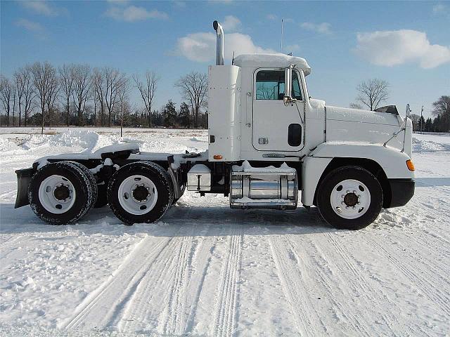 1994 FREIGHTLINER FLD12064ST St Cloud Minnesota Photo #0091753A