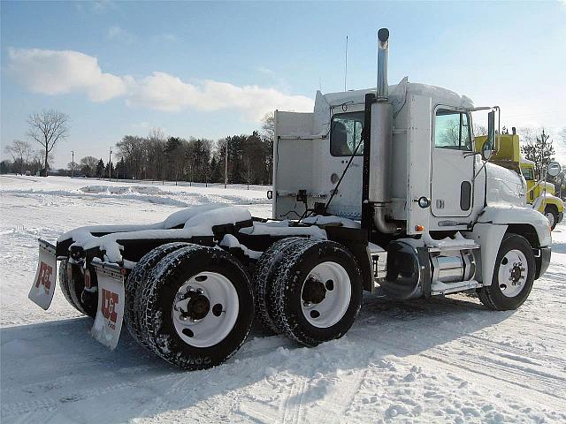 1994 FREIGHTLINER FLD12064ST St Cloud Minnesota Photo #0091753A