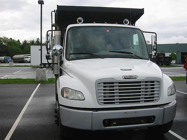 2002 FREIGHTLINER BUSINESS CLASS M2 106 Milton Vermont Photo #0092083F