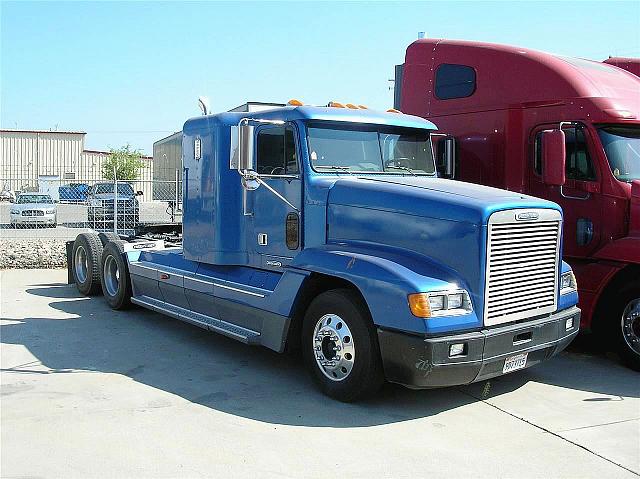 2000 FREIGHTLINER FLD12064ST Stockton California Photo #0092253A