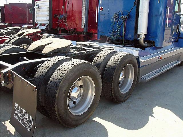 2000 FREIGHTLINER FLD12064ST Stockton California Photo #0092253A