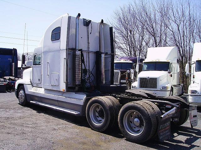 2000 FREIGHTLINER FLD12064ST Bethel Pennsylvania Photo #0092946A