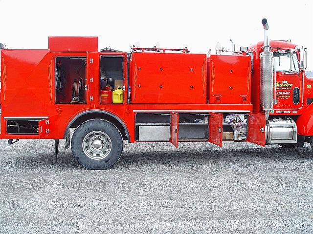 2004 PETERBILT 330 Reedsville Pennsylvania Photo #0093009A