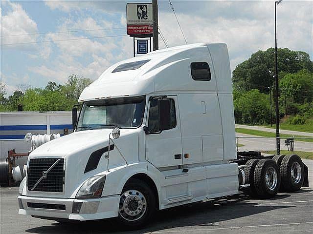 2006 VOLVO VNL64T670 Knoxville Tennessee Photo #0093033A