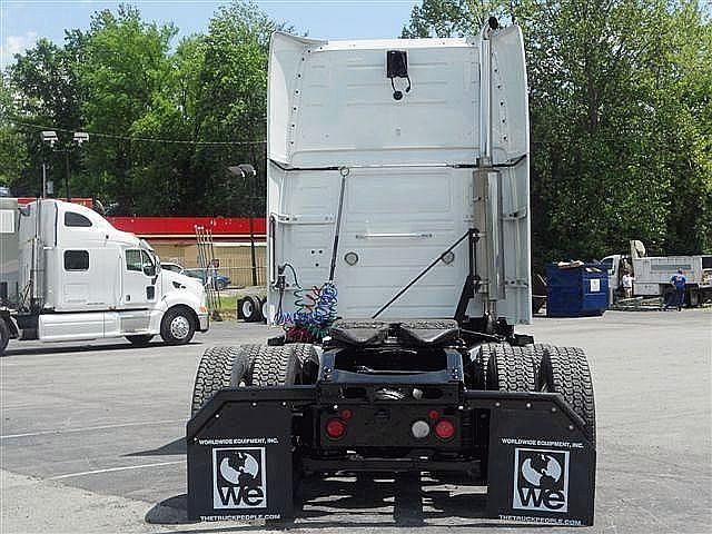 2006 VOLVO VNL64T670 Knoxville Tennessee Photo #0093033A