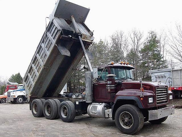 1996 MACK RD688S Rehoboth Massachusetts Photo #0093065A