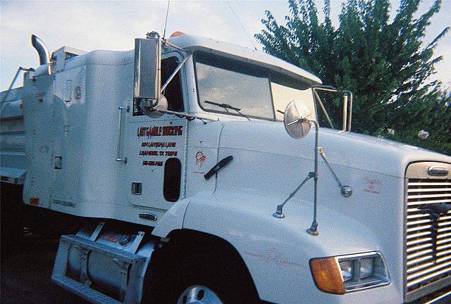 1998 FREIGHTLINER FLD11264 Leander Texas Photo #0093299A