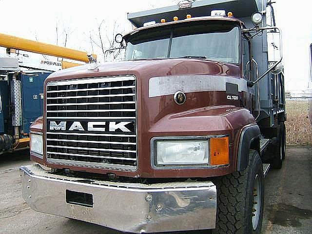 2005 MACK CL733 Mississauga Photo #0093327A