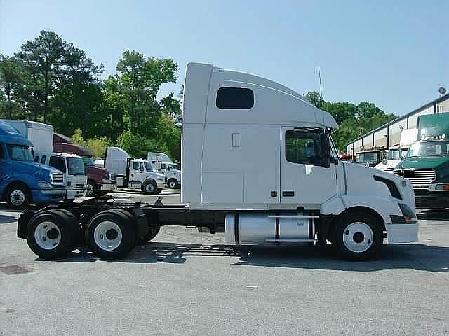 2004 VOLVO VNL64T670 Lake City Georgia Photo #0093388A