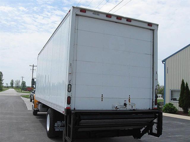 2006 FREIGHTLINER BUSINESS CLASS M2 106 Crawfordsville Indiana Photo #0093631A