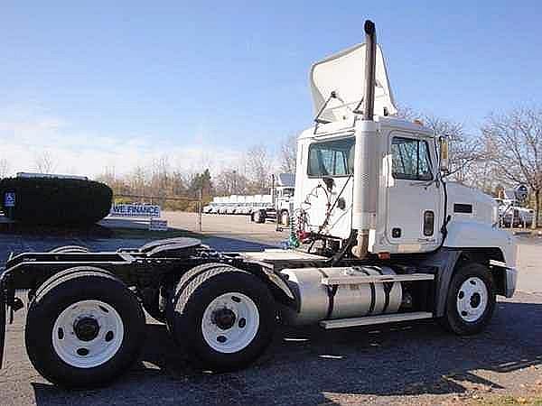 2003 MACK CH613 Hilliard Ohio Photo #0093678A