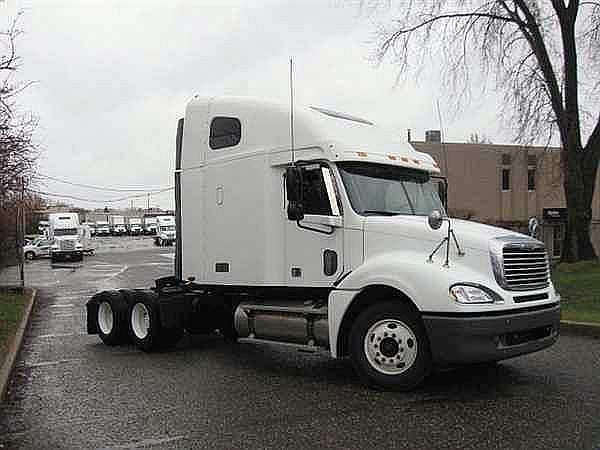 2005 FREIGHTLINER CL12064ST-COLUMBIA 120 Saint Paul Minnesota Photo #0093887A