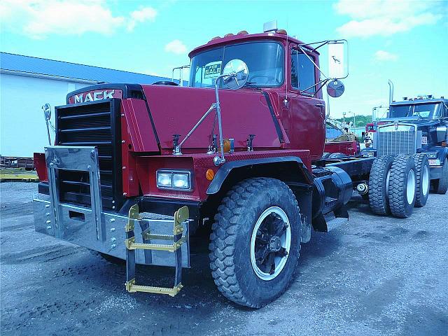 1997 MACK RD888SX Nitro West Virginia Photo #0094082A