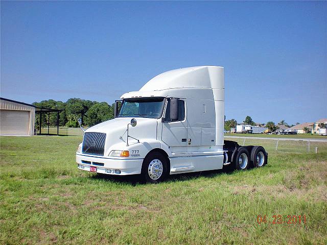 2000 VOLVO VNL64630 Rockledge Florida Photo #0094138A