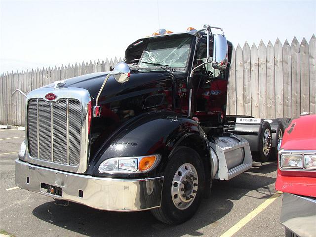 2010 PETERBILT 384 Grand Rapids Michigan Photo #0094184A