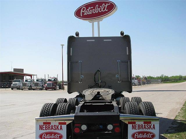 2011 PETERBILT 389 Grand Island Nebraska Photo #0094254A