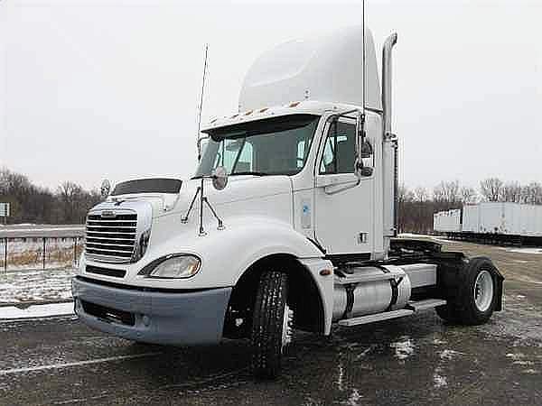 2005 FREIGHTLINER CL12064ST-COLUMBIA 120 Oak Creek Wisconsin Photo #0094355A