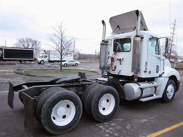 2004 FREIGHTLINER CL12064ST-COLUMBIA 120 Taylor Michigan Photo #0094439A