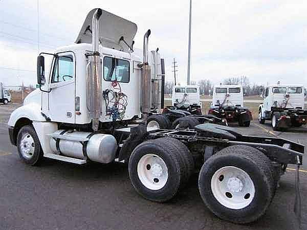 2004 FREIGHTLINER CL12064ST-COLUMBIA 120 Taylor Michigan Photo #0094439A