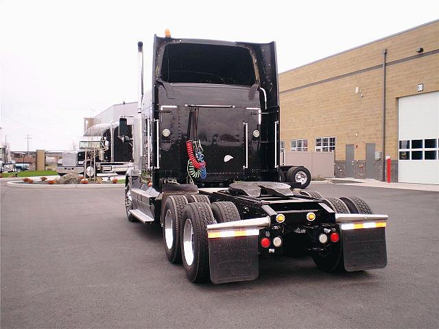 2001 FREIGHTLINER FLD12064ST Spokane Washington Photo #0094529A