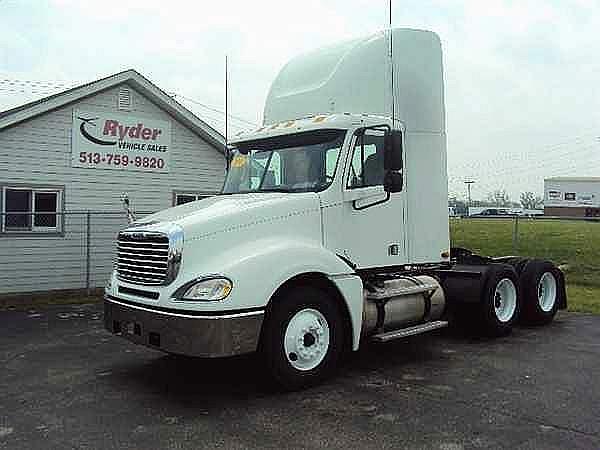 2005 FREIGHTLINER CL12064ST-COLUMBIA 120 West Chester Ohio Photo #0094605A