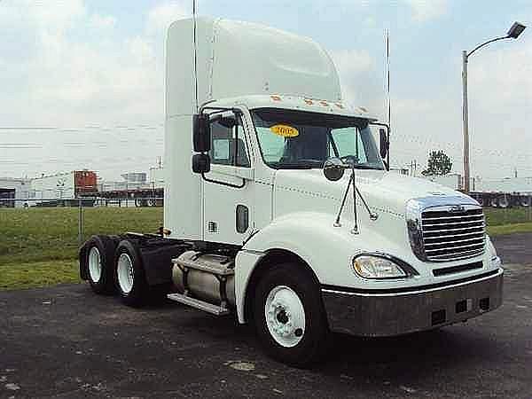 2005 FREIGHTLINER CL12064ST-COLUMBIA 120 West Chester Ohio Photo #0094605A