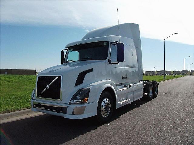 2011 VOLVO VNL64T630 Sioux Falls South Dakota Photo #0094631A