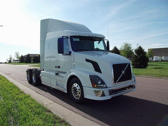 2011 VOLVO VNL64T630 Sioux Falls South Dakota Photo #0094631A