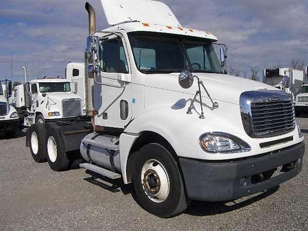 2005 FREIGHTLINER CL12064ST-COLUMBIA 120 Saint Rose Louisiana Photo #0094750A