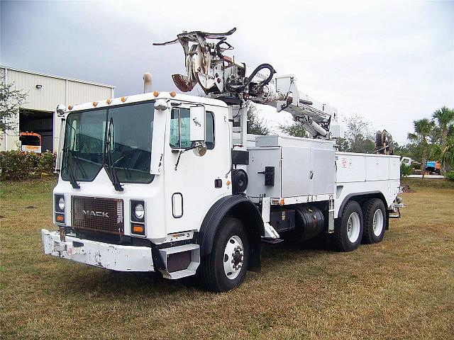 2000 MACK MR690S Stuart Florida Photo #0095638A