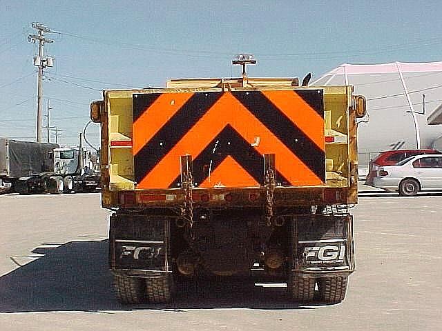 1992 FORD L8000 East St Paul Photo #0095706A