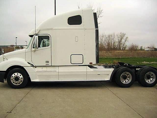 2009 FREIGHTLINER CL12064ST-COLUMBIA 120 Altoona Iowa Photo #0096033A