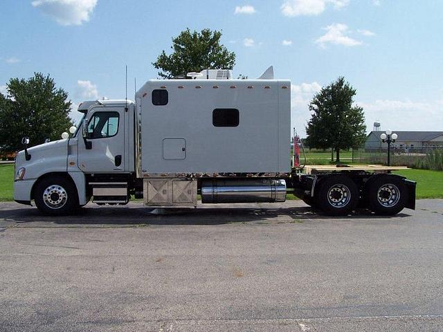 2011 FREIGHTLINER CA12564SLP - CASCADIA Columbus Ohio Photo #0096113A