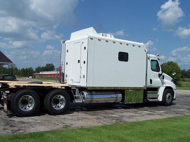 2011 FREIGHTLINER CA12564SLP - CASCADIA Columbus Ohio Photo #0096113A