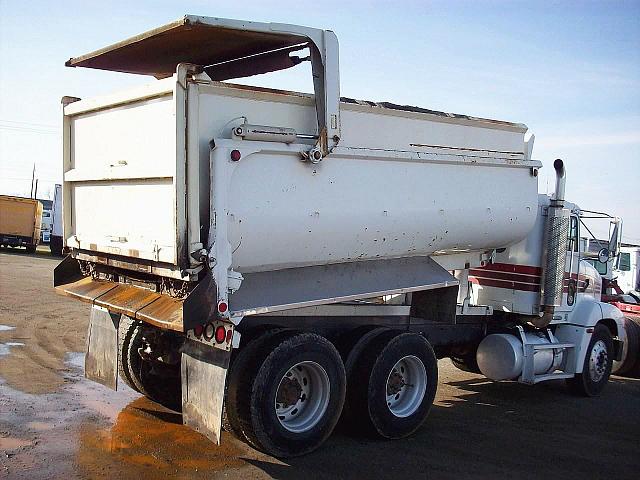 2000 FREIGHTLINER FLD11264S Stockton California Photo #0096353A