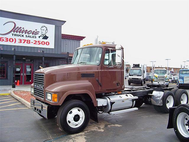 2002 MACK CHN613 Bolingbrook Illinois Photo #0097672A