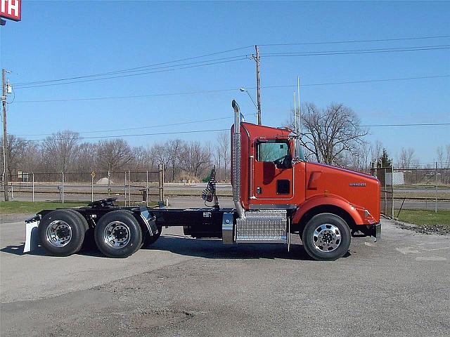 2012 KENWORTH T800 Rock Island Illinois Photo #0097860A