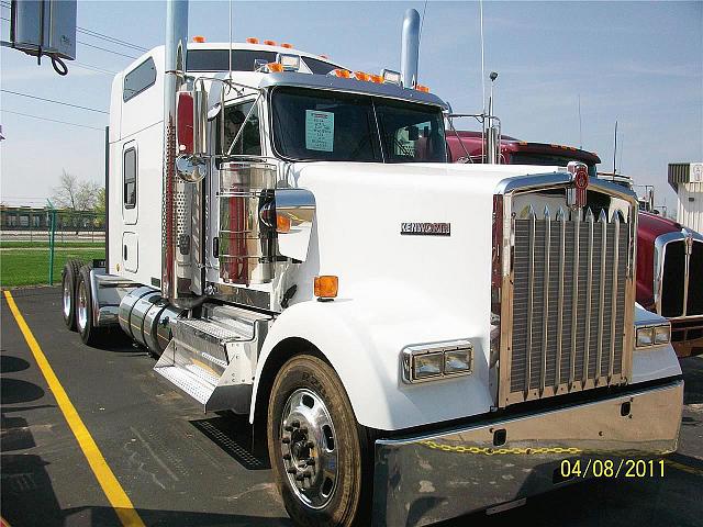 2012 KENWORTH W900L Fenton Missouri Photo #0097990A