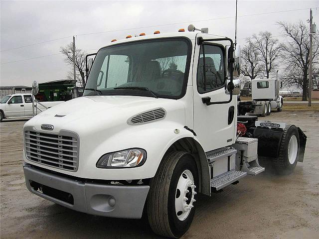 2007 FREIGHTLINER BUSINESS CLASS M2 106 Forrest Illinois Photo #0098046A