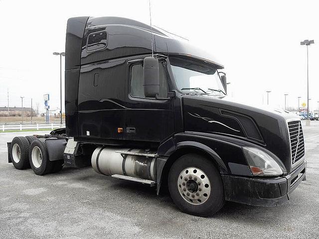 2006 VOLVO VNL64T670 Fort Wayne Indiana Photo #0098092A