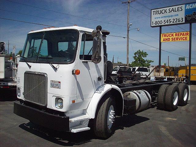 1999 VOLVO WX64 Stockton California Photo #0098265A