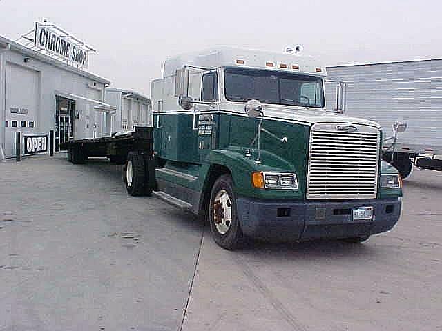 2000 FREIGHTLINER FLD12064 Fremont Indiana Photo #0098446A