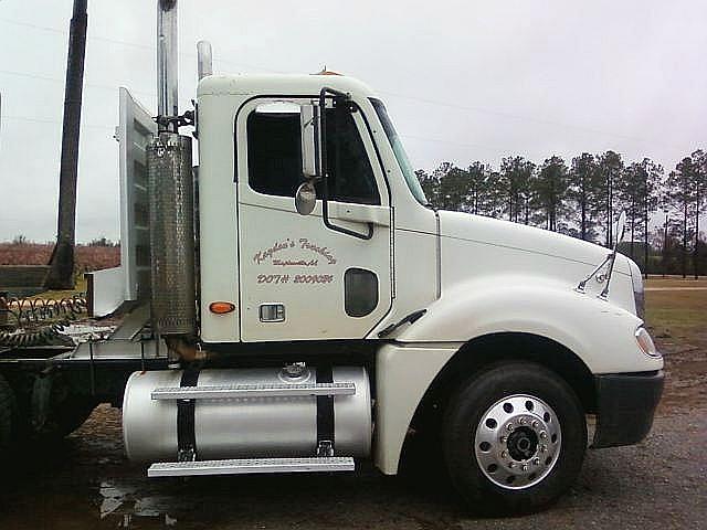 2004 FREIGHTLINER CL12064ST-COLUMBIA 120 maplesville Alabama Photo #0098738A