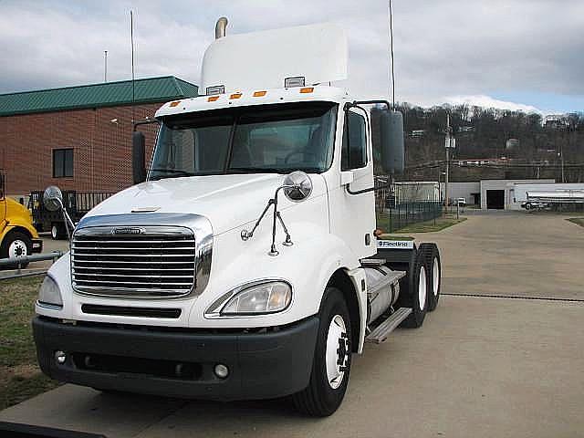 2004 FREIGHTLINER CL12064S - COLUMBIA 120 Chattanooga Tennessee Photo #0098755A